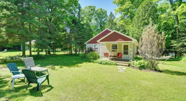 Коттедж Ephraim Vacation Rental - 3 Mi to Fish Creek Beach