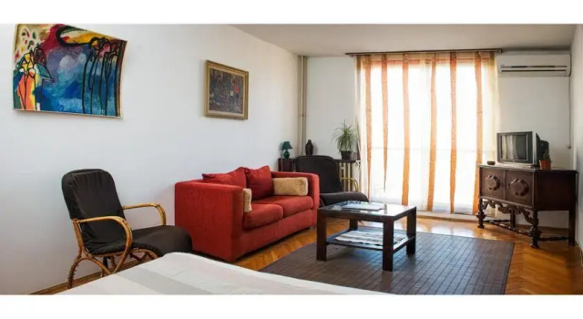 Downtown Cosmopolitan Apartment