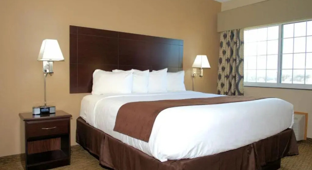 Двухместный люкс Standard Rock Island Inn & Suites