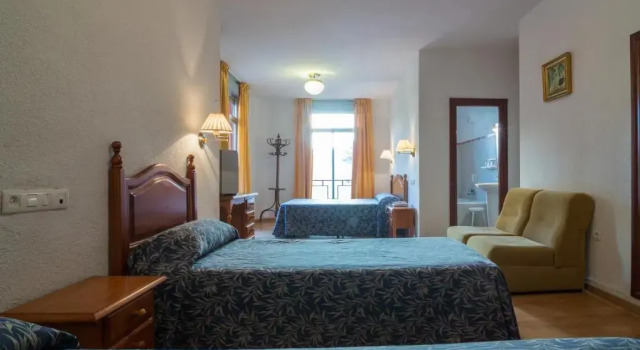 Четырёхместный номер Standard Hotel Andalucia