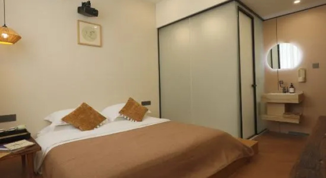 Люкс Kaifeng Moran Homestay (Wansui Mountain Da Song Wuxia City)