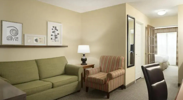 Двухместный люкс c 1 комнатой Country Inn & Suites by Radisson, Grinnell, IA