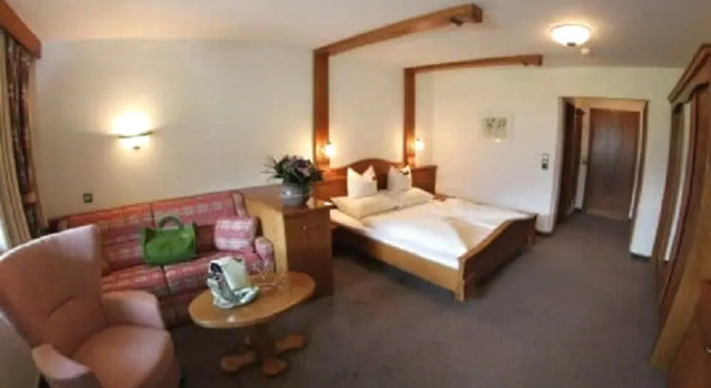 Hotel Jägerhof, Book Hotel Zams Inntal