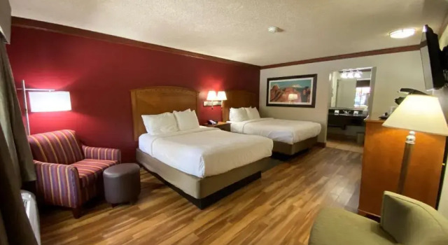 Четырёхместный номер Deluxe Best Western Plus Greenwell Inn