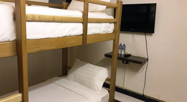 Кровать в общем номере New iHouse Hotel - Hostel