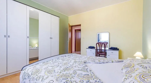 Beautiful Home in Volme With Wifi and 2 Bedrooms, Reserva ahora Hotel Hoteles en Valbonasa con piscina, Piscina