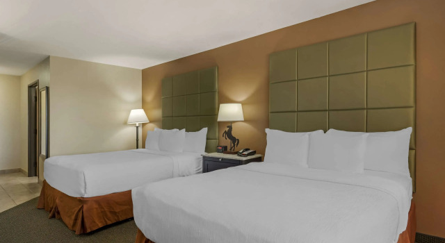 Четырёхместный номер Standard Best Western Plus Country Inn & Suites