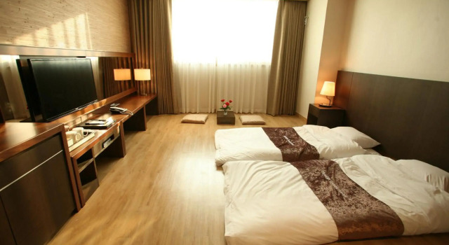 Hyunjin Tourist Hotel