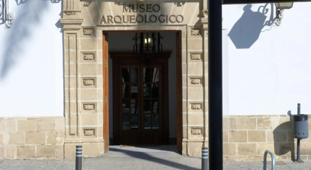 Cream Loft. Siente Jerez. Parking+Wifi+Netflix