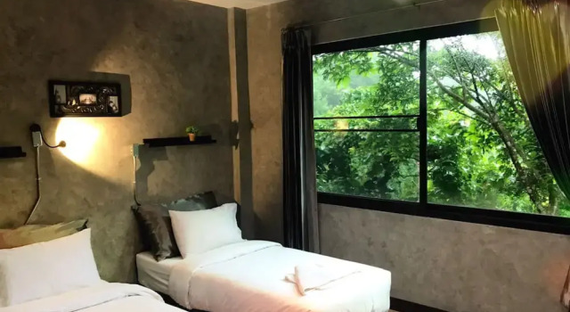 Sut Jai House, Забронировать Отель Отели Центрального Таиланда с парковкой, Парковка