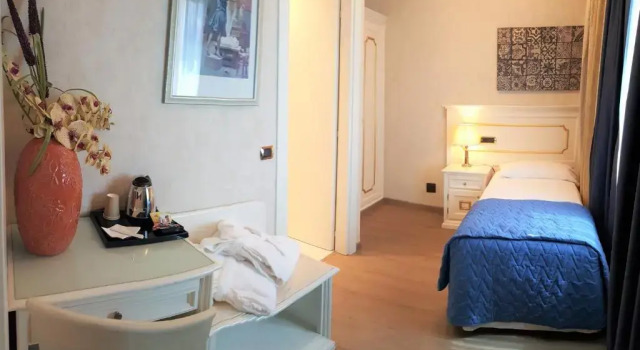 Полулюкс Hotel Poppi
