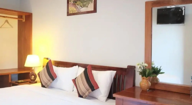 Paradise Riverview Resort, Book Ferieresort Resorthoteller i Champasak, Ferieresort