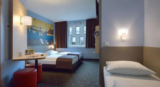 Трёхместный номер B&B Hotel Saarbrücken-Hbf