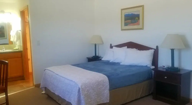 Howard's Motel, Varaa Motelli  