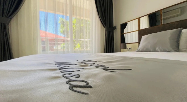 Двухместный номер Standard с балконом и с видом на сад Melisa Hotel
