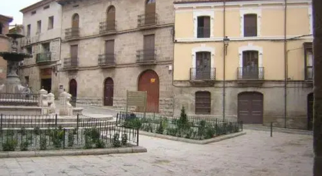 Apartamentos La Iglesia, Book Apartment Hotels in Aragon with Parking, Parking