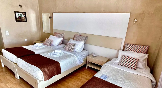Трёхместный номер с видом на сад Nidimos Hotel