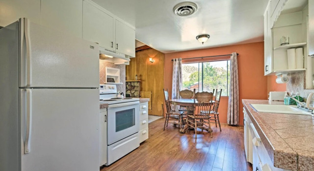 Коттедж Scenic Kernville Home - Walk to Downtown & River!