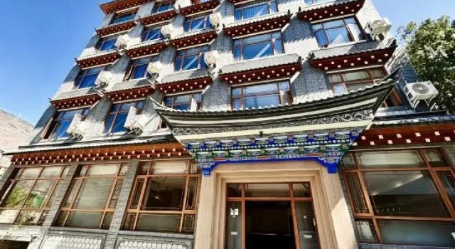Batang Yangke Xingfu Inn