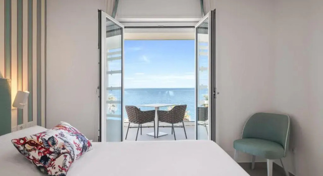 Двухместный номер Deluxe с балконом и с видом на море Seaside Hotel