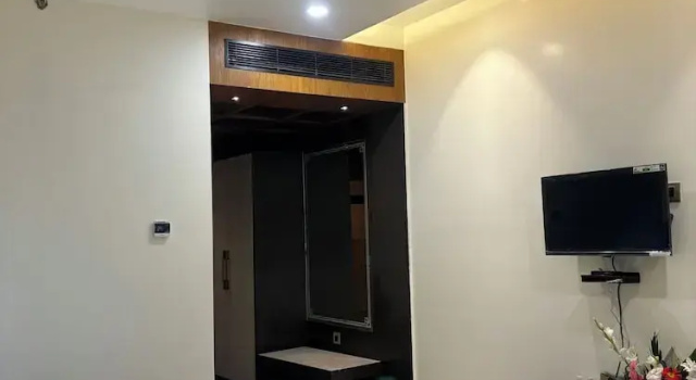 Hotel Gurudev Kunj