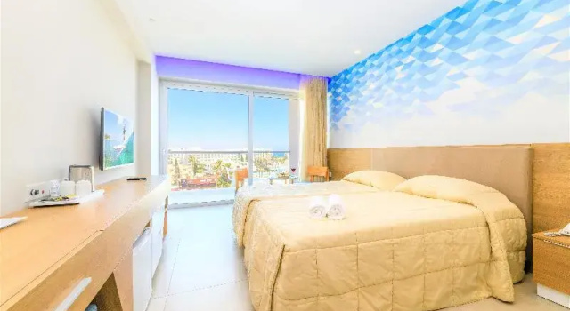 Номер Standard Seasons Hotel