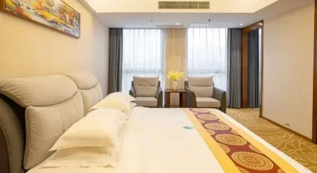 Suite Jianguo Hotel