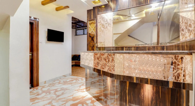 SPOT ON 46946 Hotel Aalishan, Забронировать Отель Нагпур штат Махараштра, рядом с Железнодорожный вокзал Нагпур