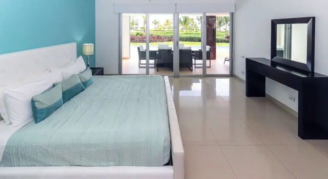 Семейный дом с 2 комнатами рядом с пляжем Mareazul 202S Oceanfront 2BR with Plunge Pool