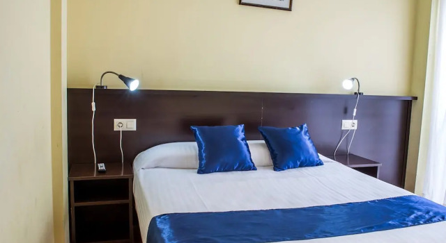 Hostal Hotil Coruña Centro, Book Hotel A Coruña 