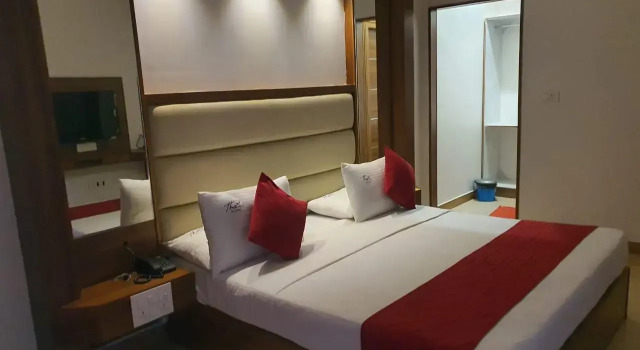 Thai Beach Resort, Забронировать Курортный отель Отели Тиручендур с завтраком, Завтраки