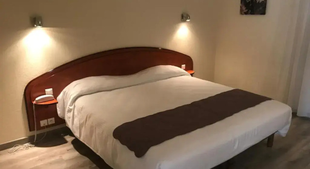 Двухместный номер Superior Logis Hôtel restaurant Les Minotiers