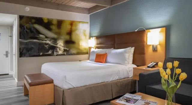 Двухместный полулюкс Prodigy Hotel, a Days Inn by Wyndham