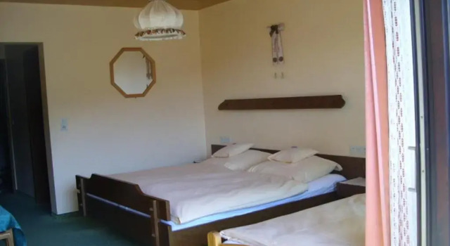 Habitación triple Estándar con balcón Pension Williams