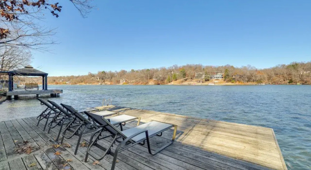 Коттедж Lakefront Retreat w/ Game Room in Bella Vista!