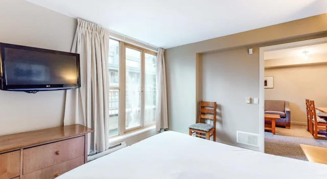 Семейный люкс с 2 комнатами Whistler Peak Lodge