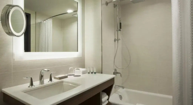 Четырёхместный номер Deluxe The Westin Milwaukee
