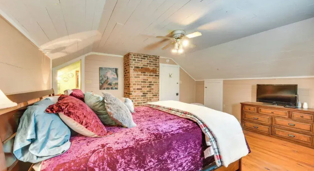 Whimsical New Roads Home < 1 Mi to Main Street!, Rezervasyon Tatil Evi New Roads Louisiana