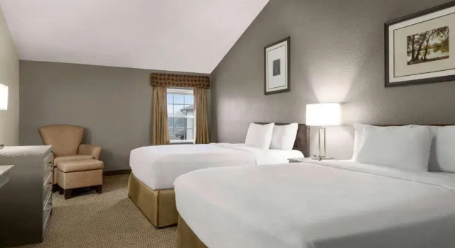 Четырёхместный номер Deluxe Travelodge by Wyndham Coffeyville