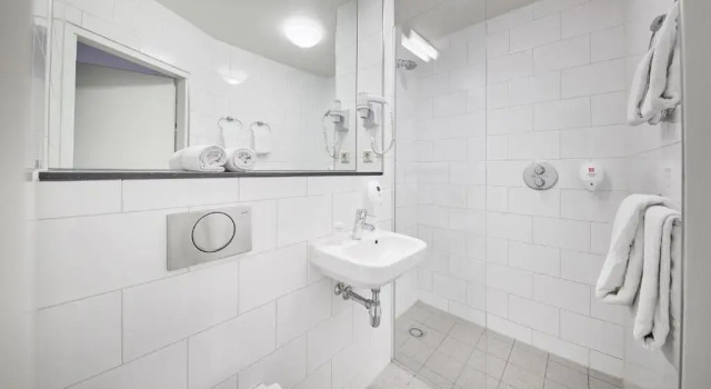Двухместный номер с видом на канал Singel Hotel Amsterdam