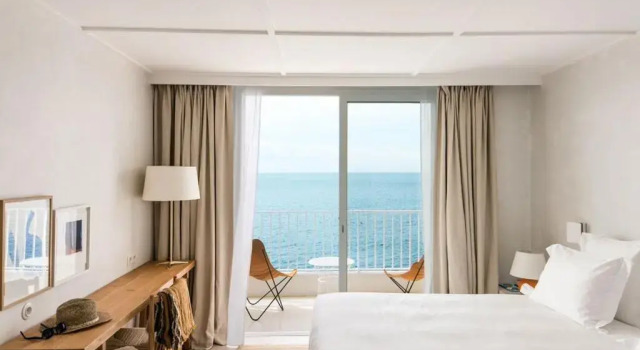 Двухместный номер Superior с видом на море Les Roches Rouges, a Beaumier hotel