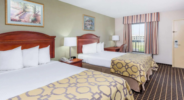 Четырёхместный номер Standard Baymont by Wyndham Clarksville Northeast