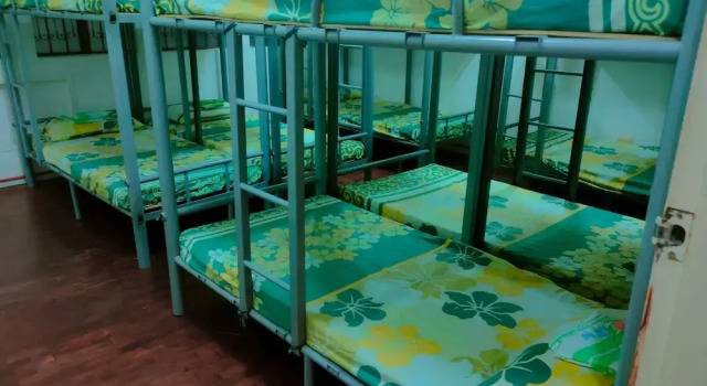 Кровать в общем номере (мужской номер) Mang Ben Dormitory Kaliraya