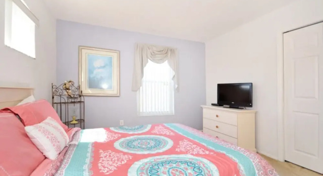 Hampton Lakes 215840