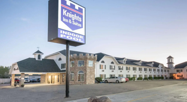 Двухместный номер Deluxe Knights Inn and Suites - Grand Forks