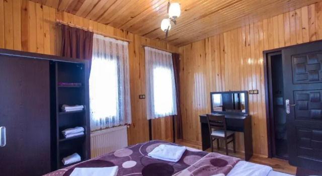 Трёхместный номер Standard с балконом Meric Hotel