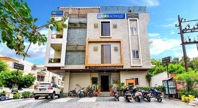 Fabhotel The Castle Homestay