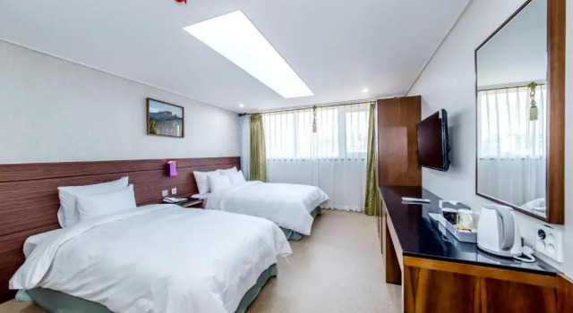 Двухместный номер Standard с видом на горы The Stay Century Hotel