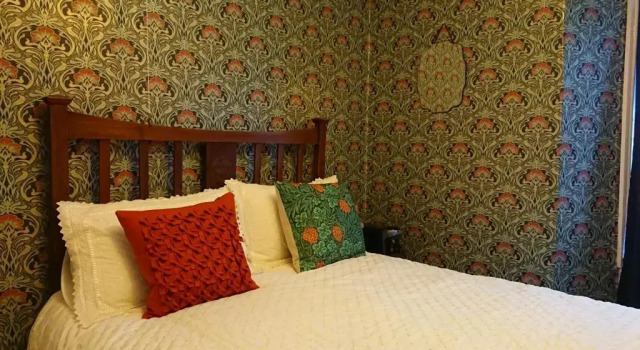 Номер Deluxe Bear House B&B, Ensuite room above the Brachio Cafe, Colyton