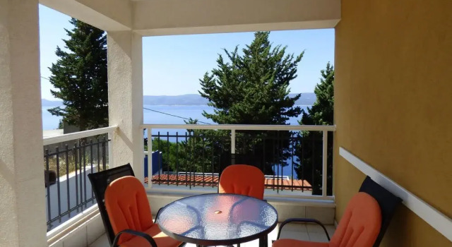 Stunning Apartment in Mimice With 1 Bedrooms, Wifi and Outdoor Swimming Pool